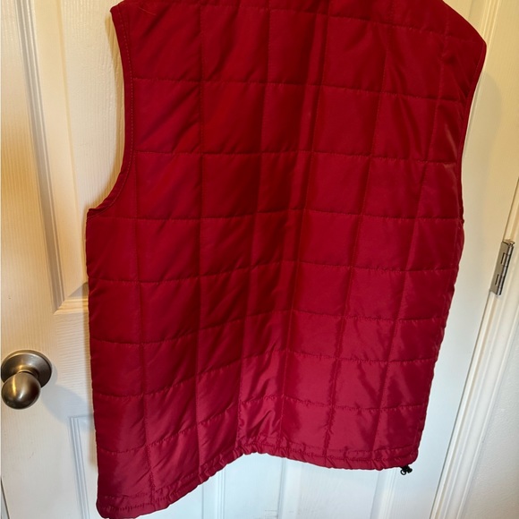 Chaps Men’s Md Red Quilted Vest - Picture 3 of 5